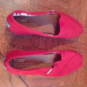 TOMS Red Canvas Classic - Women's 8.5 NWOT